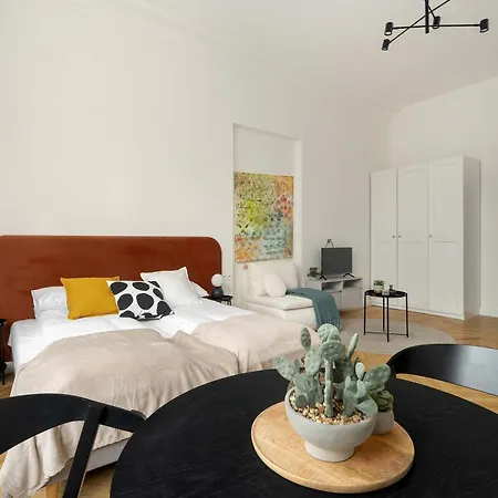 Apartmán Bright Near The Zoo And Mtp By Renters Poznaň