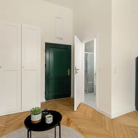 Bright Near The Zoo And Mtp By Renters *